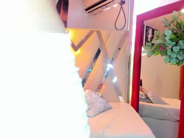 Curlyrose_ Chaturbate stream image from January 06, 2025