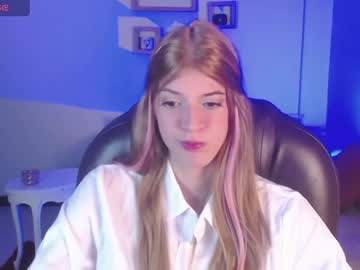 Nora_Vennucci Chaturbate stream image from January 06, 2025