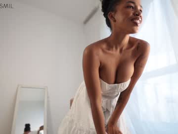 Gia_Curly Chaturbate stream image from January 06, 2025