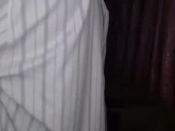 Carliecreams Chaturbate stream image from January 07, 2025