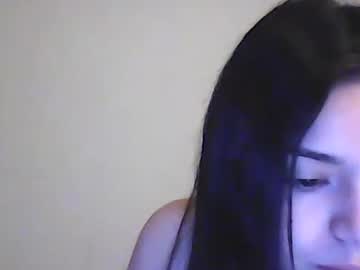 Itsxgiaxx Chaturbate stream image from January 07, 2025