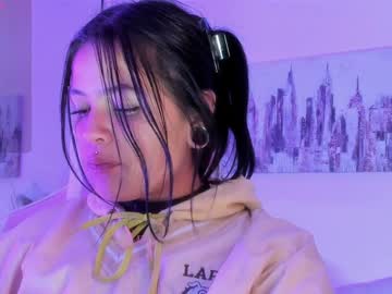 Kiki_Cams Chaturbate stream image from January 07, 2025
