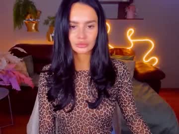 Adelinasmart Chaturbate stream image from January 07, 2025