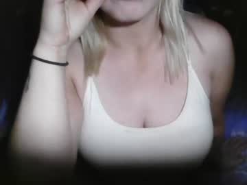 Icykittiesbitch95 Chaturbate stream image from January 07, 2025