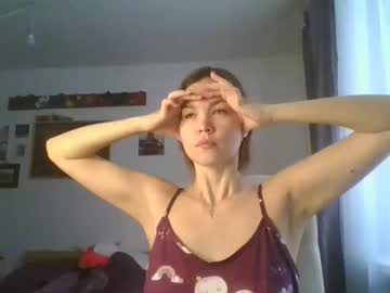 Glitter_Doll Chaturbate stream image from January 07, 2025