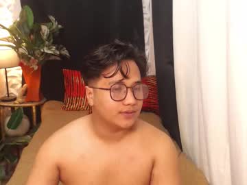 Colossalboy Chaturbate stream image from January 07, 2025