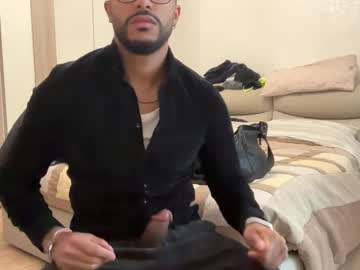 Milkycock90 Chaturbate stream image from January 07, 2025