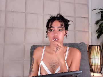 Nia_Bunny Chaturbate stream image from January 07, 2025