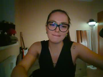 Moona_X Chaturbate stream image from January 07, 2025