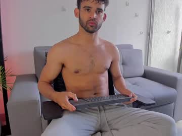 Chrisandrew_ Chaturbate stream image from January 07, 2025