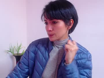 Hanna_Chloe Chaturbate stream image from January 07, 2025