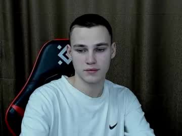 Robert10211 Chaturbate stream image from January 07, 2025