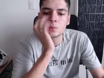 Emilionavarroz Chaturbate stream image from January 07, 2025