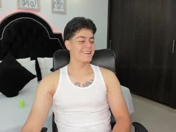 Maxxicruz Chaturbate stream image from January 07, 2025