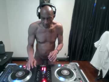 Longcock4you8686 Chaturbate stream image from January 07, 2025