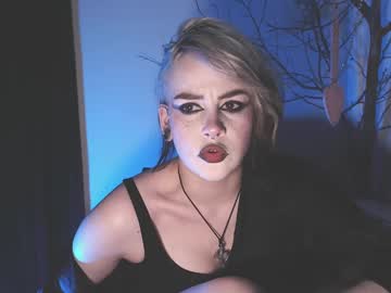 Molly_Crow Chaturbate stream image from January 07, 2025