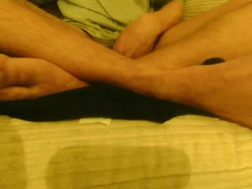 2bisau Chaturbate stream image from January 08, 2025