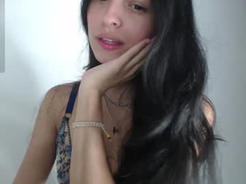 Bella_Musee Chaturbate stream image from January 08, 2025