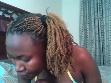 Lunah28 Chaturbate stream image from January 08, 2025