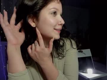 Sunlovedamily Chaturbate stream image from January 08, 2025