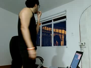 Chestlatino Chaturbate stream image from January 08, 2025