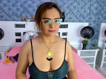 Marilynvega77 Chaturbate stream image from January 08, 2025