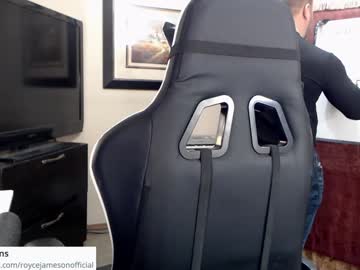 Player2pawns Chaturbate stream image from January 08, 2025
