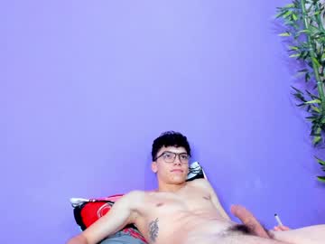 Prettybunnies08 Chaturbate stream image from January 08, 2025