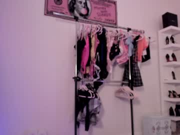 Babybenzz Chaturbate stream image from January 08, 2025