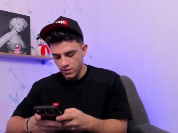 Mikecooper_ Chaturbate stream image from January 08, 2025