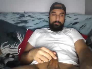 Treygillz Chaturbate stream image from January 08, 2025