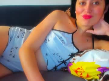 Klarahara Chaturbate stream image from January 08, 2025