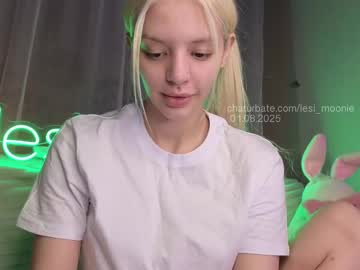 Lesi_Moonie Chaturbate stream image from January 08, 2025
