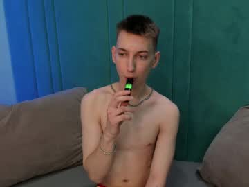 Glenthue Chaturbate stream image from January 08, 2025