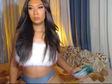 Alyjamoon Chaturbate stream image from January 08, 2025