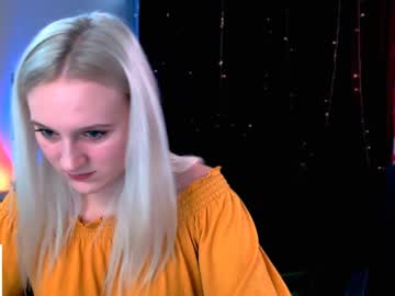Kiki_Rose Chaturbate stream image from January 08, 2025