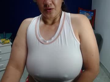 Ninimature Chaturbate stream image from January 08, 2025