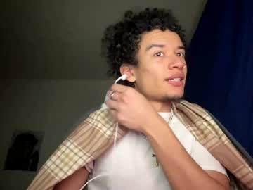 Uhdummy Chaturbate stream image from January 08, 2025