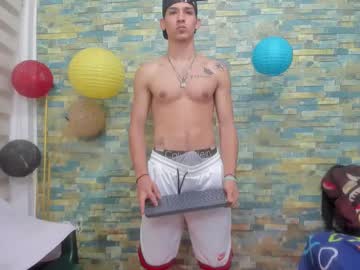 Maaster420 Chaturbate stream image from January 08, 2025