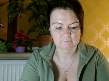 Doreenhot Chaturbate stream image from January 08, 2025
