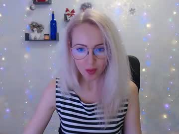 Luckcristal Chaturbate stream image from January 08, 2025