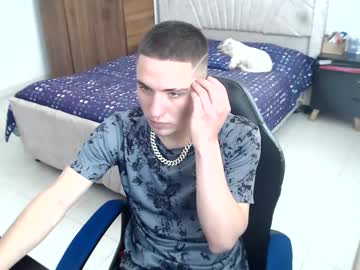 Sextinger Chaturbate stream image from January 08, 2025