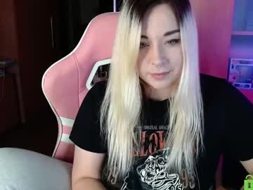 Henta1koi Chaturbate stream image from January 08, 2025