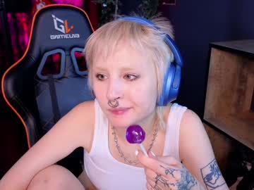 Love_Pufff Chaturbate stream image from January 08, 2025