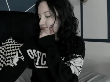 Adeelinee Chaturbate stream image from January 08, 2025