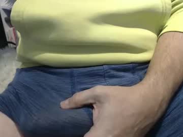 Peacheshubby Chaturbate stream image from January 08, 2025