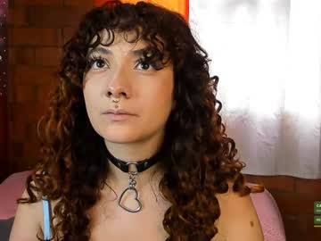 Annycolin Chaturbate stream image from January 08, 2025