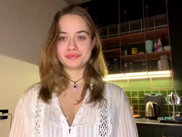 Roxystar17 Chaturbate stream image from January 08, 2025