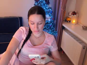 Heaven_Chloe Chaturbate stream image from January 08, 2025