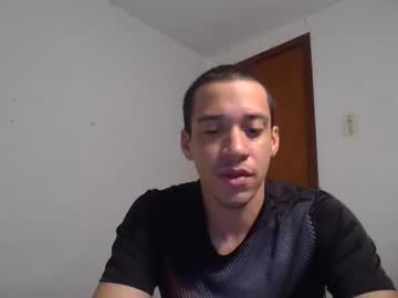 Papidegrandd Chaturbate stream image from January 08, 2025